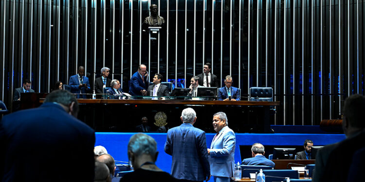 Senado ratifica acordo de assistência jurídica mútua entre Brasil e Emirados Árabes Unidos — Senado Notícias