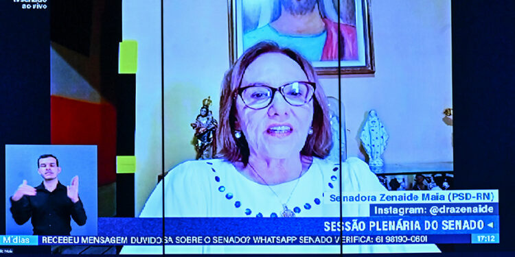 Zenaide celebra Dia do Hematologista e do Hemoterapeuta — Senado Notícias
