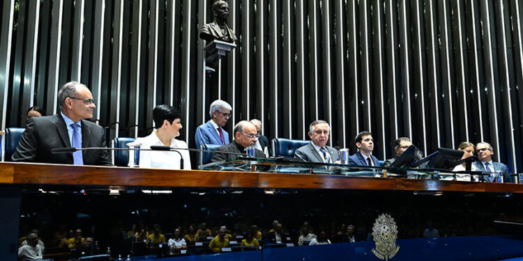 Sessão destaca papel das Equipes de Nossa Senhora no apoio a casais — Senado Notícias