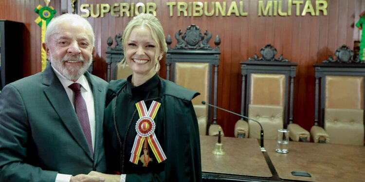 STM empossa segunda ministra em 217 anos de história