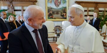 Lula se reúne com papa Leão XIV, pela primeira vez, no Vaticano