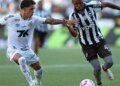 Botafogo fica duas vezes à frente, mas cede empate ao Santos no Rio
