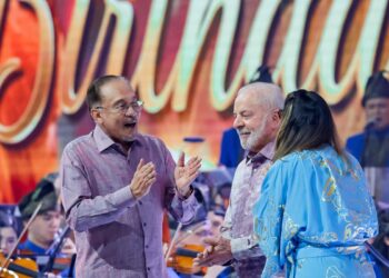 Lula completa 80 anos e se torna o primeiro octogenário no cargo