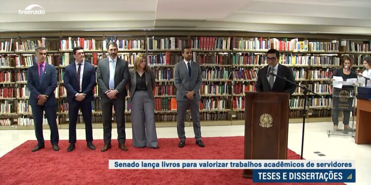 Senado lança coleção de livros com teses e dissertações de servidores — Senado Notícias