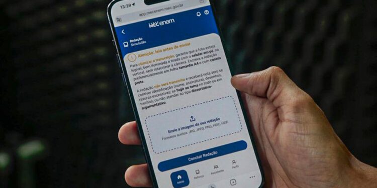Enem: aplicativo do MEC traz simulados e correção de redações