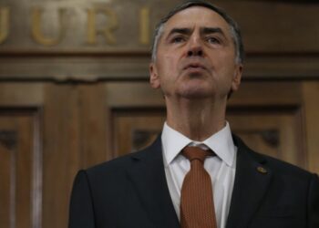 Barroso diz que pretende viver sem exposição pública após sair do STF