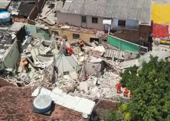 Desabamento em Olinda deixa dois mortos e feridos