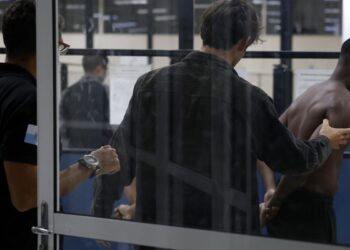 Ministros farão reunião de emergência com Castro nesta quarta-feira