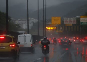 Rio tem alerta de chuva, ventos e ressaca do mar nas próximas horas