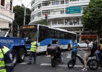 Rio amanhece em estágio de normalidade após dia de caos