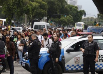 Ação no RJ é cortina de fumaça e expõe população, dizem especialistas| Agência Brasil