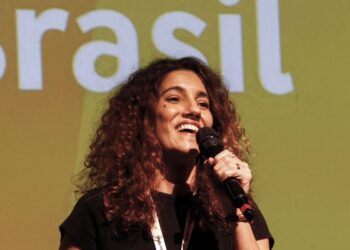 EBC: Antonia Pellegrino recebe Prêmio Amigos do Cinema Infantil