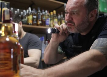 Fiscalização apreende mais de 7 mil garrafas de bebidas em São Paulo