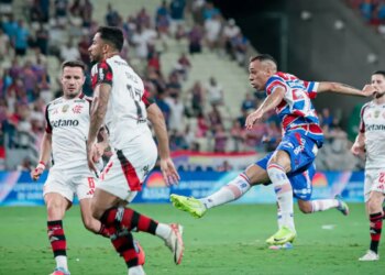 Flamengo tropeça e Palmeiras pode abrir na liderança do Brasileirão