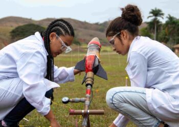 Jornada de Foguetes reunirá mais de 5 mil alunos do Brasil no Rio