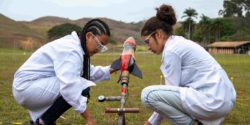 Jornada de Foguetes reunirá mais de 5 mil alunos do Brasil no Rio