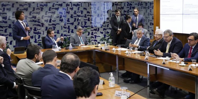 PEC da reforma administrativa promove resultados, governo digital e combate a privilégios – Notícias