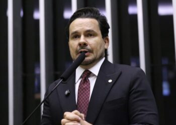 Câmara aprova punição e torna hediondo o crime de obstruir vias para praticar crimes – Notícias