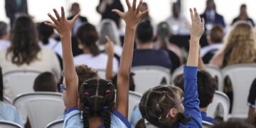 Mais brincadeira, menos tela: confira dicas para uma infância saudável