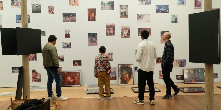 Mostra em São Paulo traz cotidiano do povo indígena paiter suruí