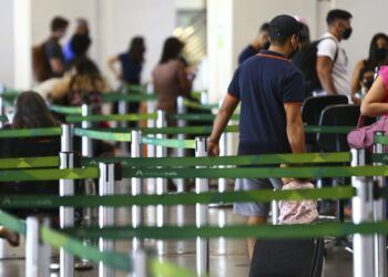 Saiba porque é um risco fazer piadas sobre bombas em aeroportos