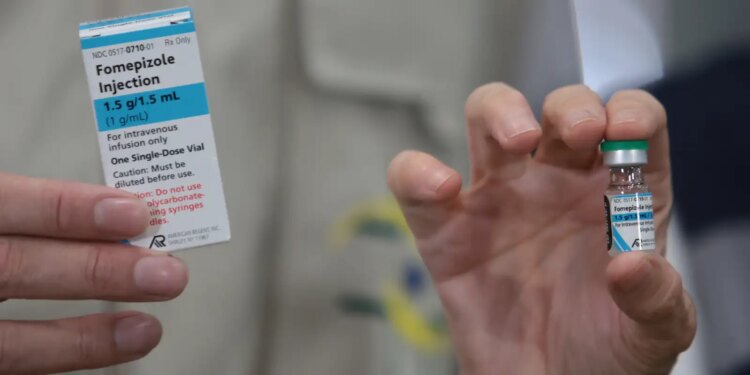 Brasil recebe 2,5 mil unidades de fomepizol, antídoto contra metanol