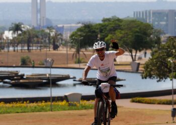 Ambientalista promove educação em viagem de bicicleta do Rio a Belém