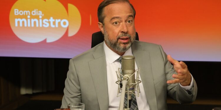 Ministério de Minas e Energia e ONS se reúnem para discutir apagão