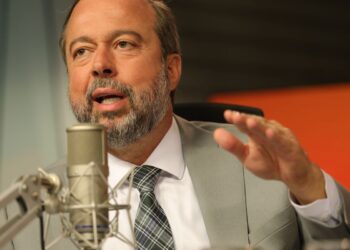 Não foi falta de energia, mas problema técnico, diz ministro Silveira