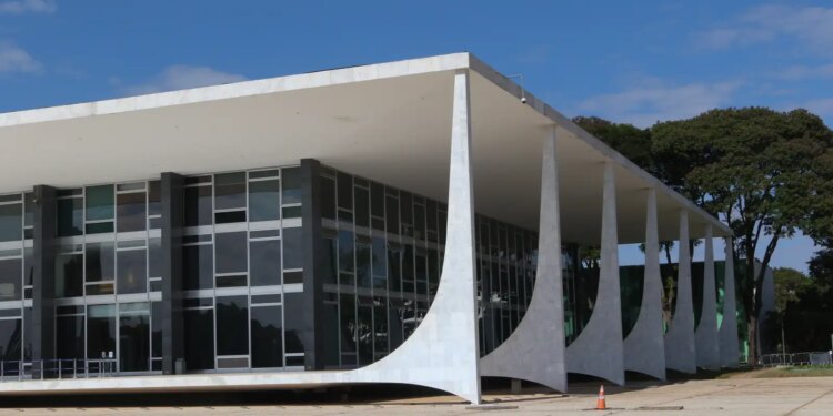 STF forma maioria contra enfermeiros em procedimentos de aborto legal