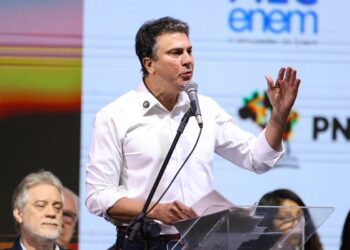 Ministro da Educação defende maior remuneração para professor