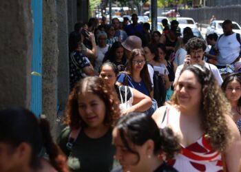 Professores fazem a primeira edição da Prova Nacional Docente