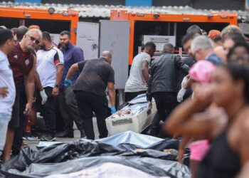 DPU pede para acompanhar perícia de mortos após operação no Rio