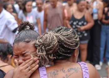 Ativistas denunciam massacre em ação policial no Rio