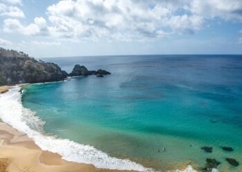 Usina solar garantirá descarbonização da energia em Noronha até 2027
