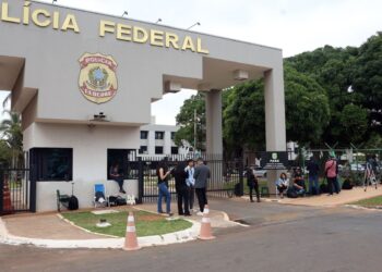 Remédios são levados para Bolsonaro, preso preventivamente em Brasília