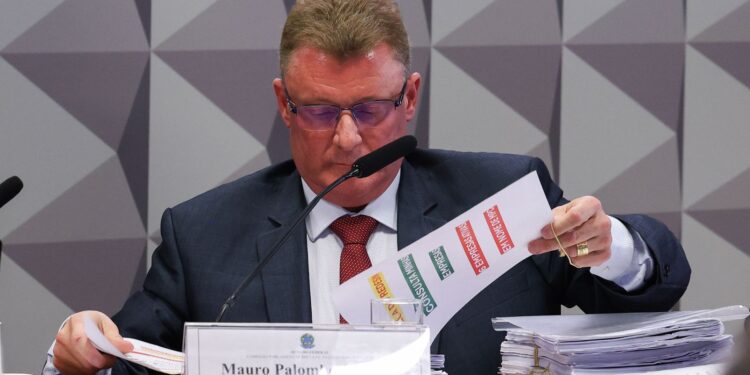 Contador de empresas beneficiadas por esquema do INSS depõe na CPMI