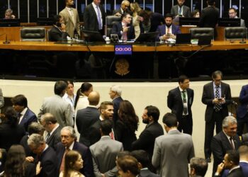 Câmara aprova ampliação gradual da licença-paternidade