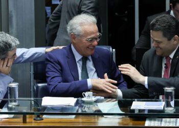 Por unanimidade, Senado aprova isentar IR para quem ganha até RS 5 mil