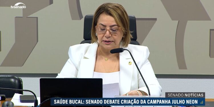 Debatedores pedem campanha de conscientização sobre saúde bucal — Senado Notícias