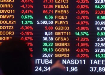 Bolsa sobe pela 14ª vez seguida e ultrapassa os 155 mil pontos