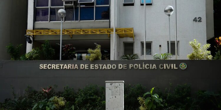 Menino é baleado na perna dentro de escola em operação policial no Rio