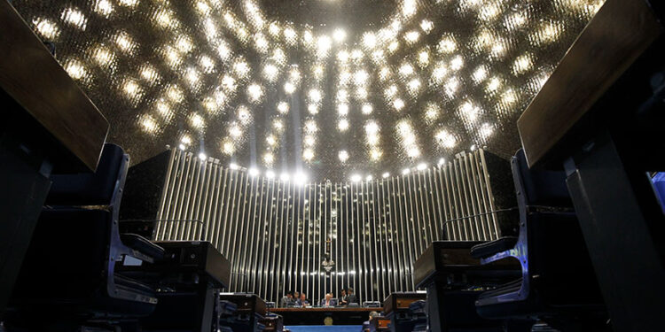 Programa de sustentabilidade para indústria química vai a Plenário na quarta — Senado Notícias