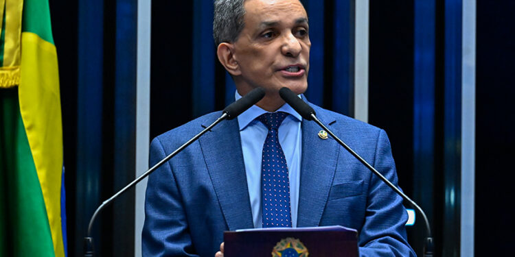 Mecias critica centralização da segurança e defende autonomia dos estados — Senado Notícias