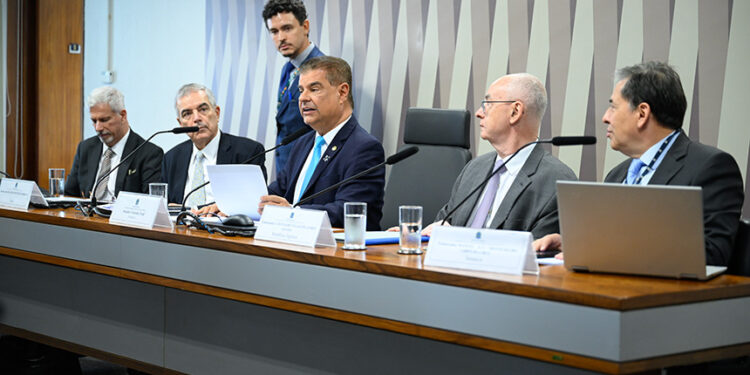 CRE aprova convenção que facilita transporte rodoviário de mercadorias — Senado Notícias