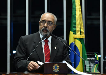 Senador Paim critica ações de planos de saúde e cobra maior fiscalização — Senado Notícias