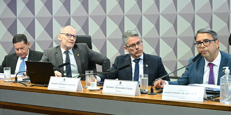 senadores ouvem diretor de Inteligência Penal e pedem mais dados sobre presídios — Senado Notícias