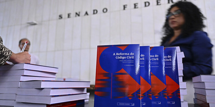 entenda o que está em debate e fuja das fake news — Senado Notícias