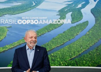 Lula defende em artigo atuação para além dos discursos na COP30