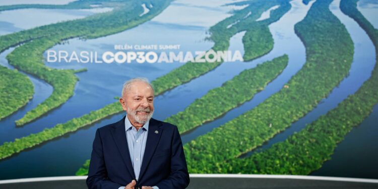 Lula defende em artigo atuação para além dos discursos na COP30